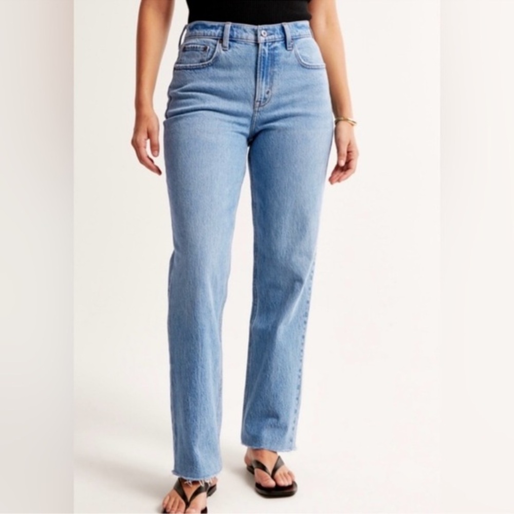 Abercrombie and Fitch The Straight Mid Rise Curve Love Jeans Size 24 00 Short